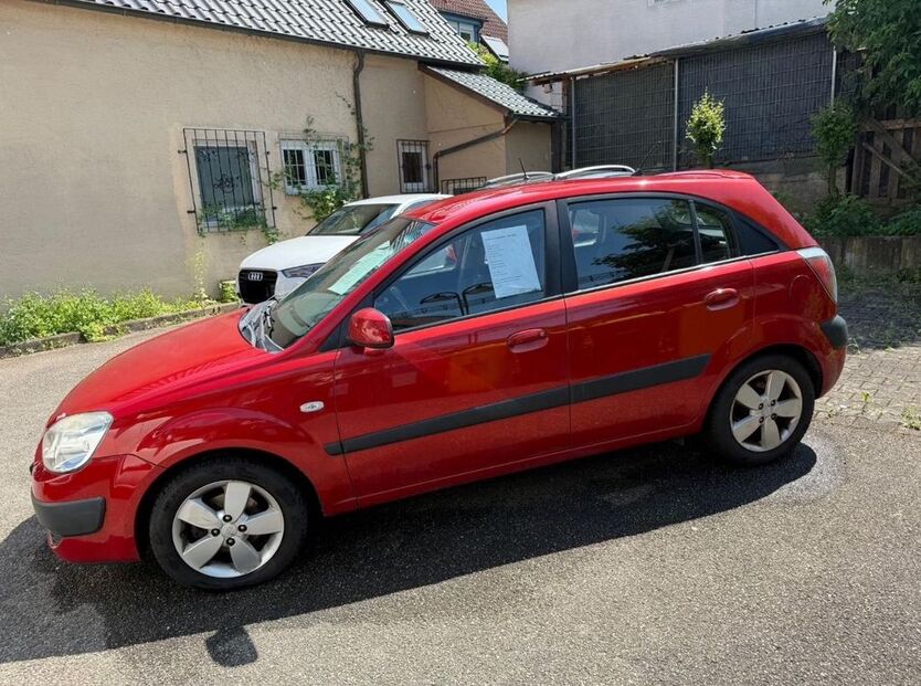 Kia Rio 138.682 km 2.500 € Weinstadt 71384