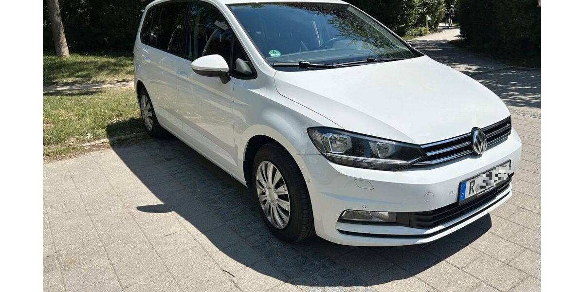 VW Touran 102.437 km 18.300 &euro; Regensburg 93049