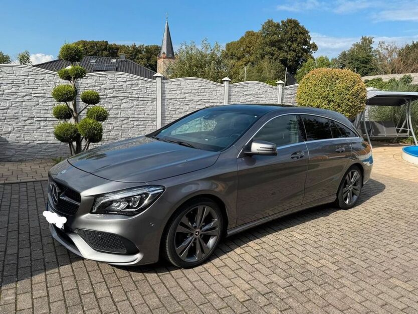 CLA 220 Shooting Brake