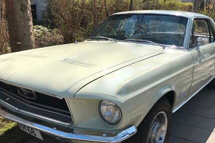 Ford Mustang 98.990 km 22.500 &euro; München 81739