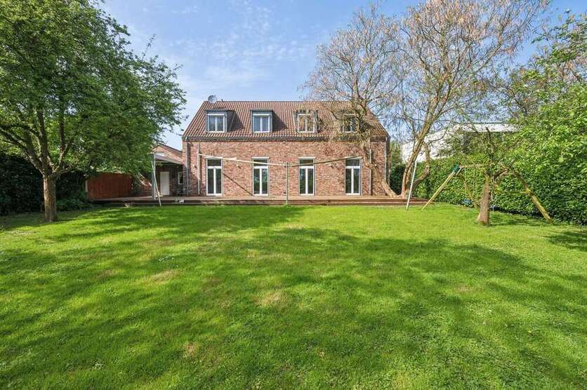 Haus zum Kaufen in Meerbusch 1.795.000 € 337 m²