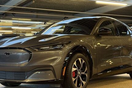 Ford Mustang Mach-E 9.724 km 30.000 &euro; Amsterdam 