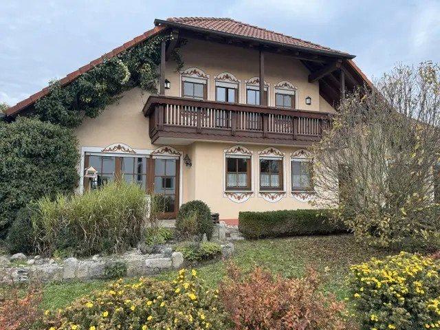 Einfamilienhaus Dettelbach - 8 Zimmer, 266 m&sup2;, 550.000&euro; | Angebot:26395311