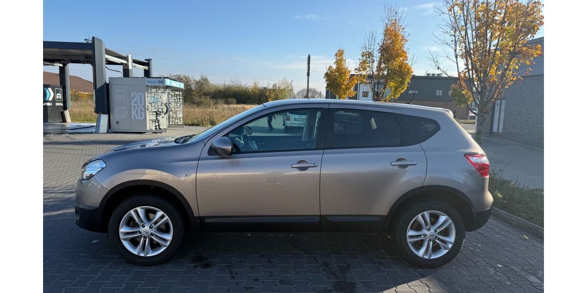 Nissan Qashqai 95.300 km 7.900 &euro; Essen 45131
