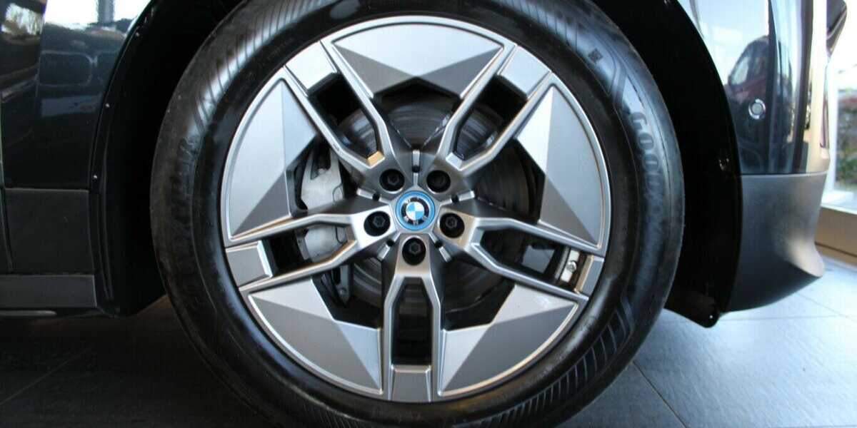 BMW iX xDrive50 35.740 km 54.980 &euro; Euskirchen 53881