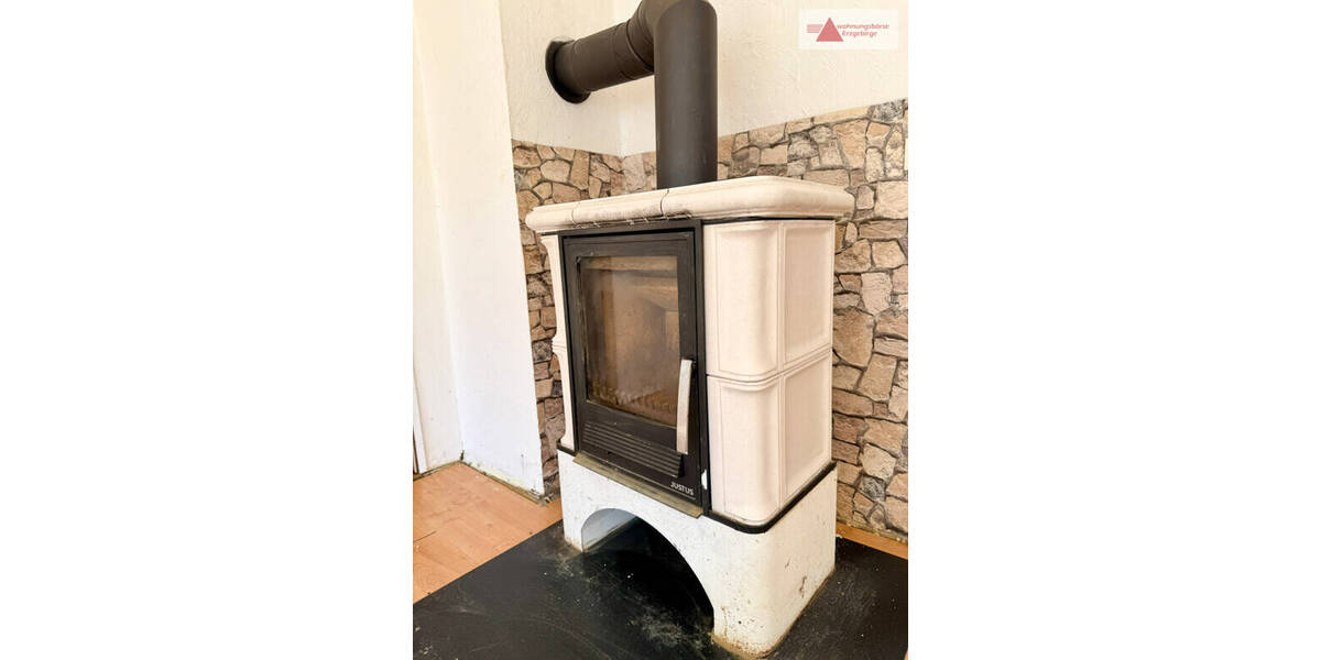 Reihenmittelhaus Zschopau - 9 Zimmer, 210 m&sup2;, 69.000&euro; | Angebot:22452439