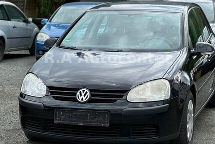 VW Golf 221.567 km 2.200 &euro; Burg 35745