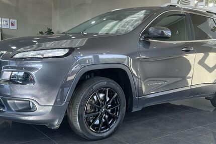 Jeep Cherokee 204.000 km 8.890 &euro; Dautphetal 35232
