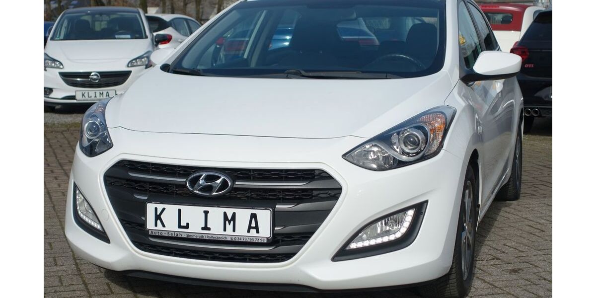 Hyundai i30 93.000 km 8.990 &euro; Simmerath (bei Aachen) 52152