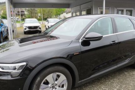 Audi e-tron 36.500 km 32.900 &euro; Mehring 54346