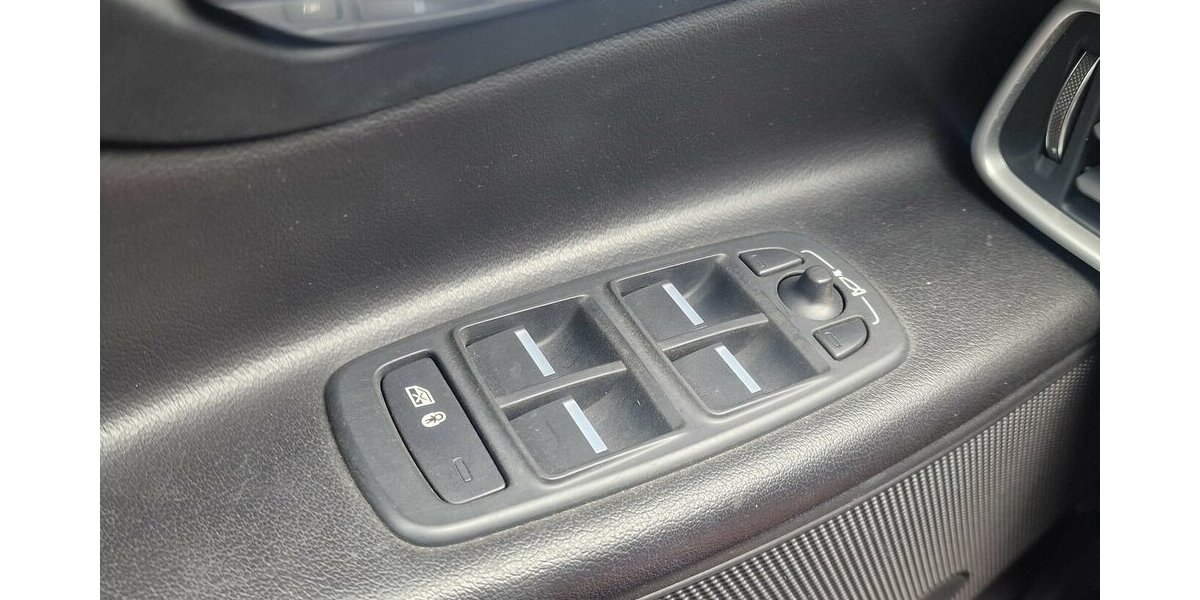 Jaguar XE Pure Klima Navi Kamera 225.000 km 7.998 &euro; Landau 76829