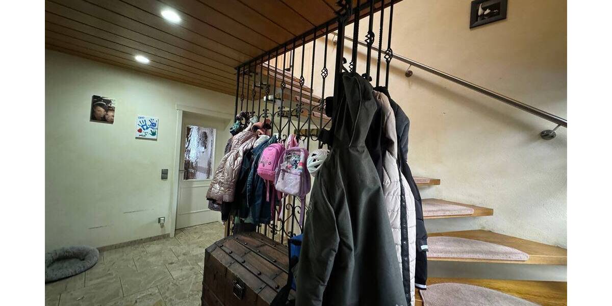 Mehrfamilienhaus, Wohnhaus Kirchhundem Oberhundem - 7 Zimmer, 200 m&sup2;, 259.000&euro; | Angebot:25734598