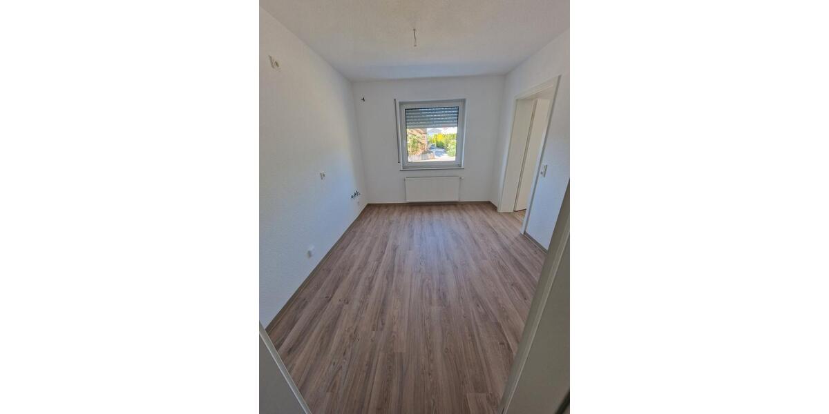 Etagenwohnung Dillenburg Manderbach - 4 Zimmer, 100 m&sup2;, 900&euro; | Angebot:26296788