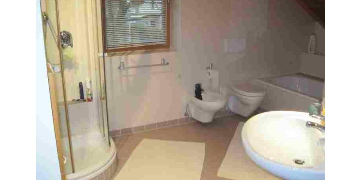 Vollmöbliertes WG Zimmer mit Balkon und viel Komfort 1 zimmer