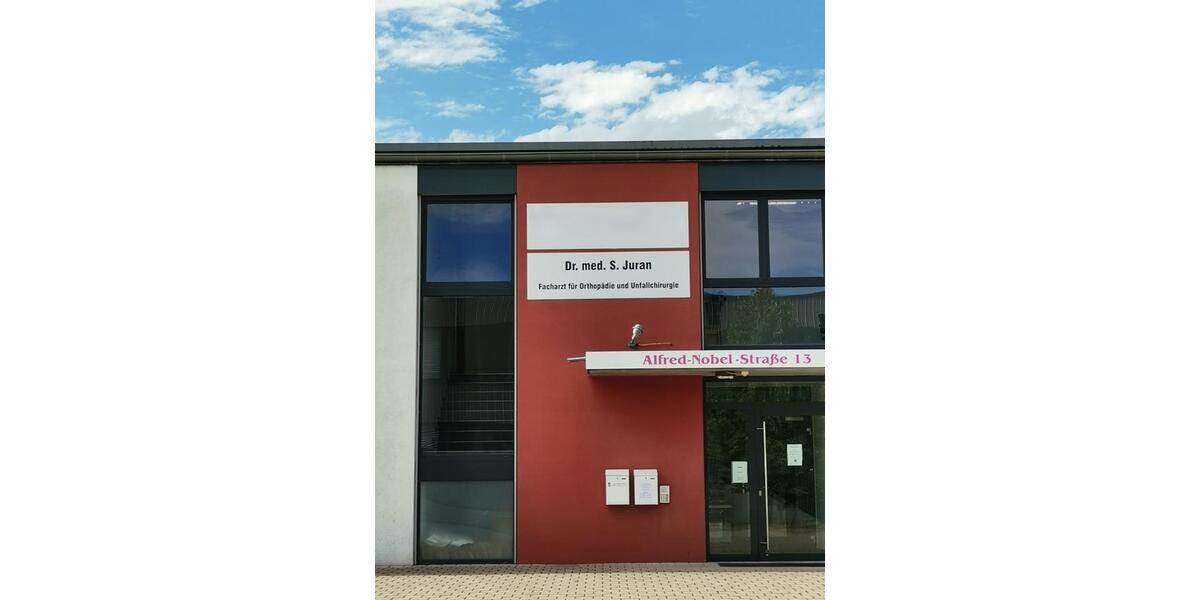 Geschäftsräume 261 m² im Ärztehaus mit 8 eigenen Parkplätzen WT zimmer