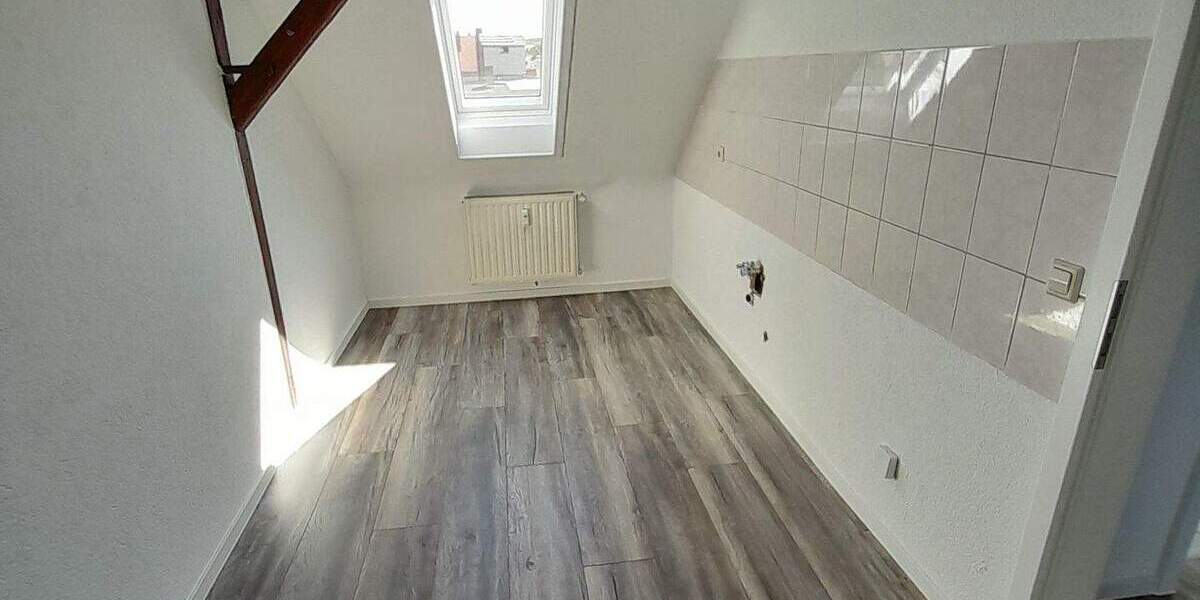 Etagenwohnung Weißenfels - 3 Zimmer, 72 m&sup2;, 436&euro; | Angebot:26406877
