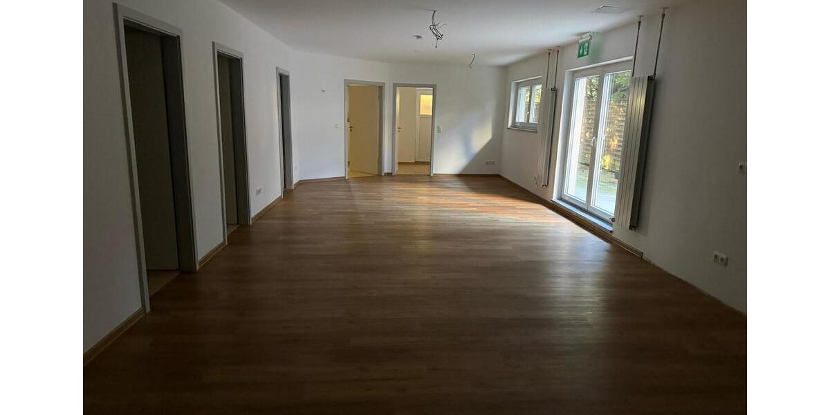 Erdgeschoßwohnung Furth im Wald - 10 Zimmer, 240 m&sup2;, 1.440&euro; | Angebot:26332224