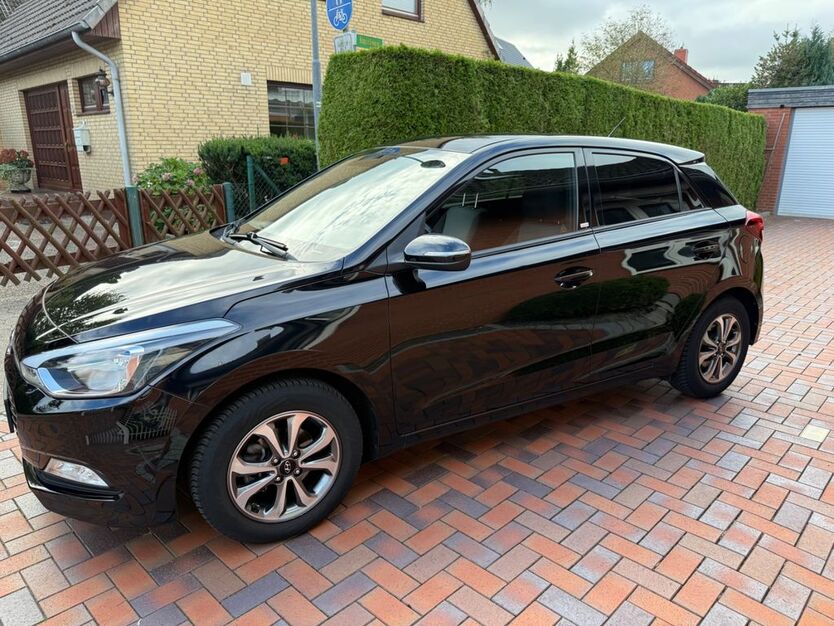 Hyundai i20 69.233 km 9.950 € Schwentinental 24223