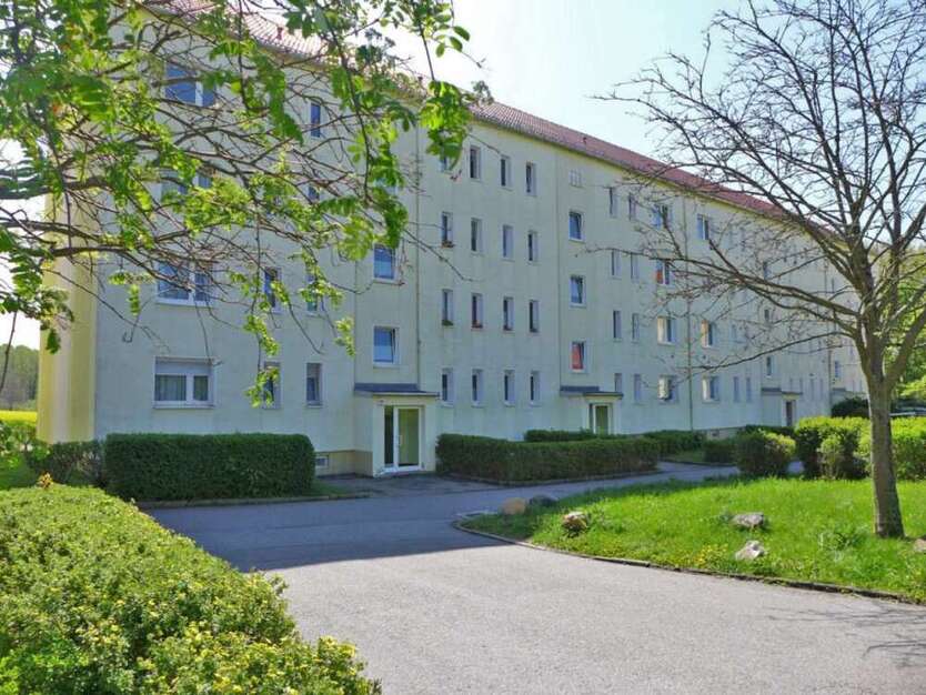 Wohnung zum Mieten in Limbach-Oberfrohna 285 € 50.85 m²