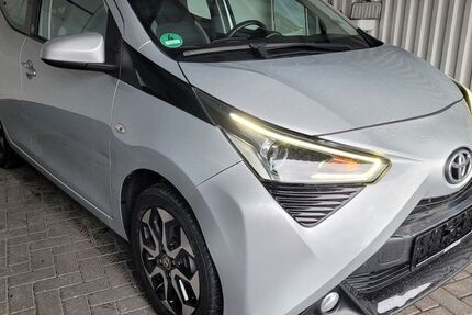 Toyota Aygo (X) 56.264 km 8.900 &euro; Berlin 12277