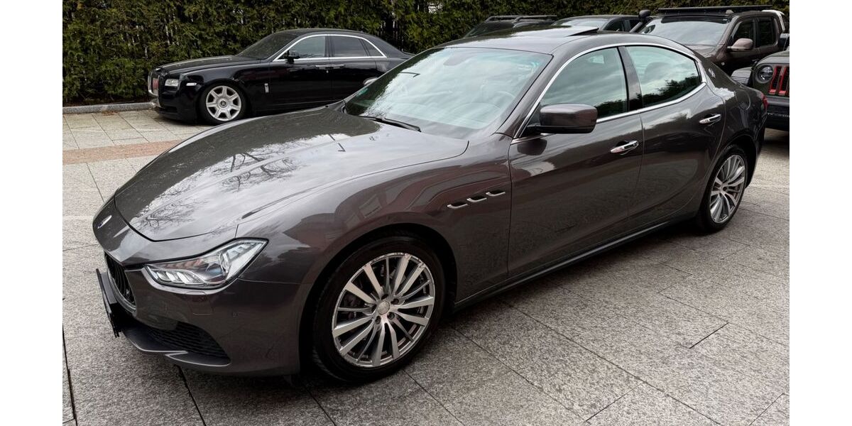 Maserati Ghibli 199.000 km 14.980 &euro; München 81827