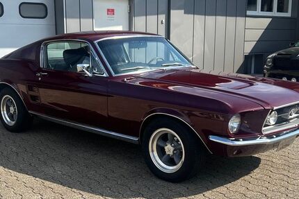 Ford Mustang 18.697 km 139.000 € Wuppertal 42389