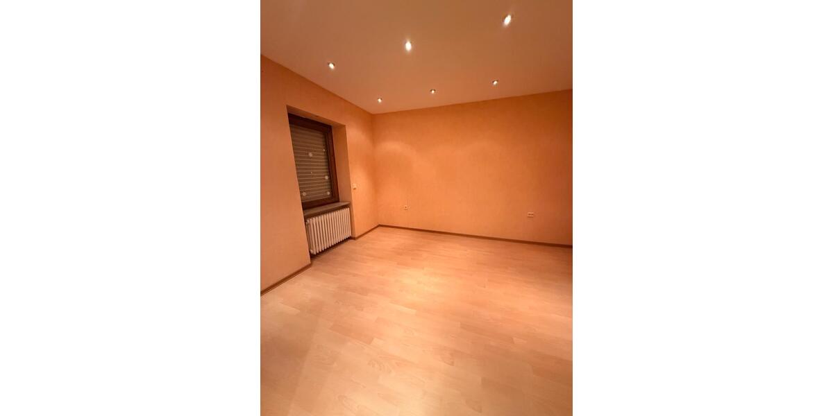 Reihenhaus Sulzbach (Saar) - 5 Zimmer, 120 m&sup2;, 1.250&euro; | Angebot:26044741