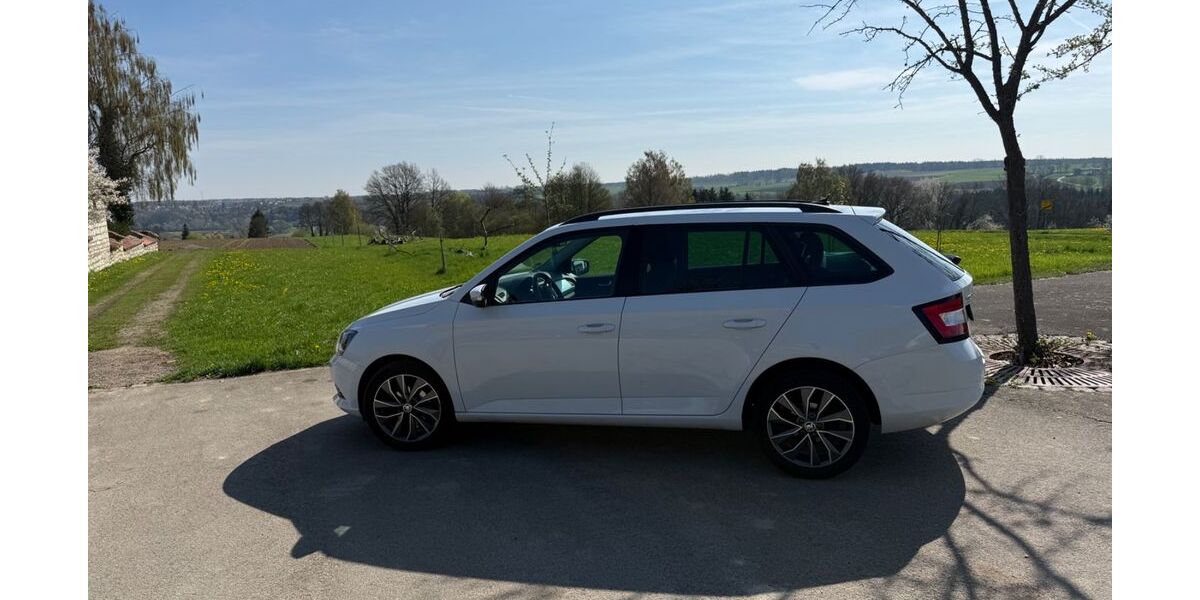 Skoda Fabia 94.685 km 9.600 &euro; Inzigkofen 72514