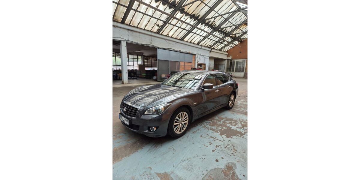 INFINITI Q70 203.425 km 9.200 &euro; Karlsruhe 76185