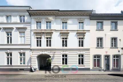 Haus zum Kaufen in Düsseldorf Carlstadt 1.800.000 € 176 m² 8 zimmer