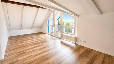 HELLES MODERNES DACHGESCHOSS MIT KAMIN - Etagenwohnung Offenburg Elgersweier | Angebot:26993988