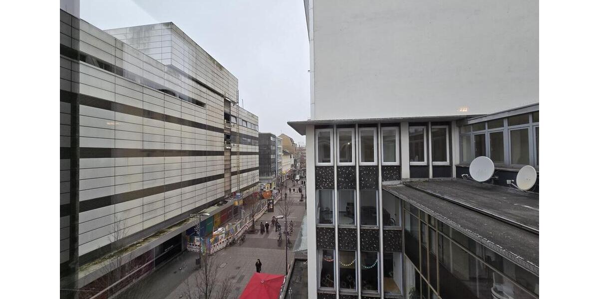 Dachgeschoßwohnung Offenbach am Main - 5 Zimmer, 200 m&sup2;, 2.600&euro; | Angebot:24441320