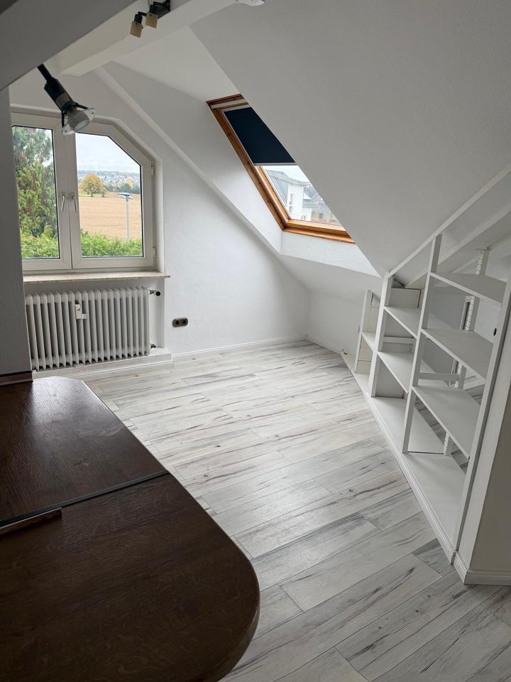 Gemütliche Dachgeschosswohnung zimmer