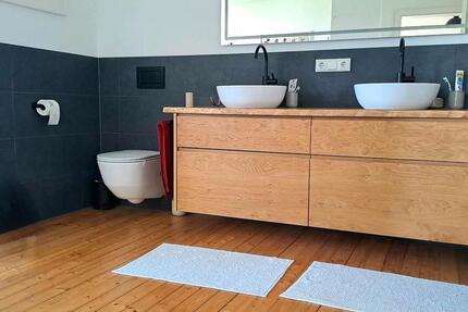 Haus Buttenwiesen - 5 Zimmer, 130 m&sup2;, 1.600&euro; | Angebot:25293846