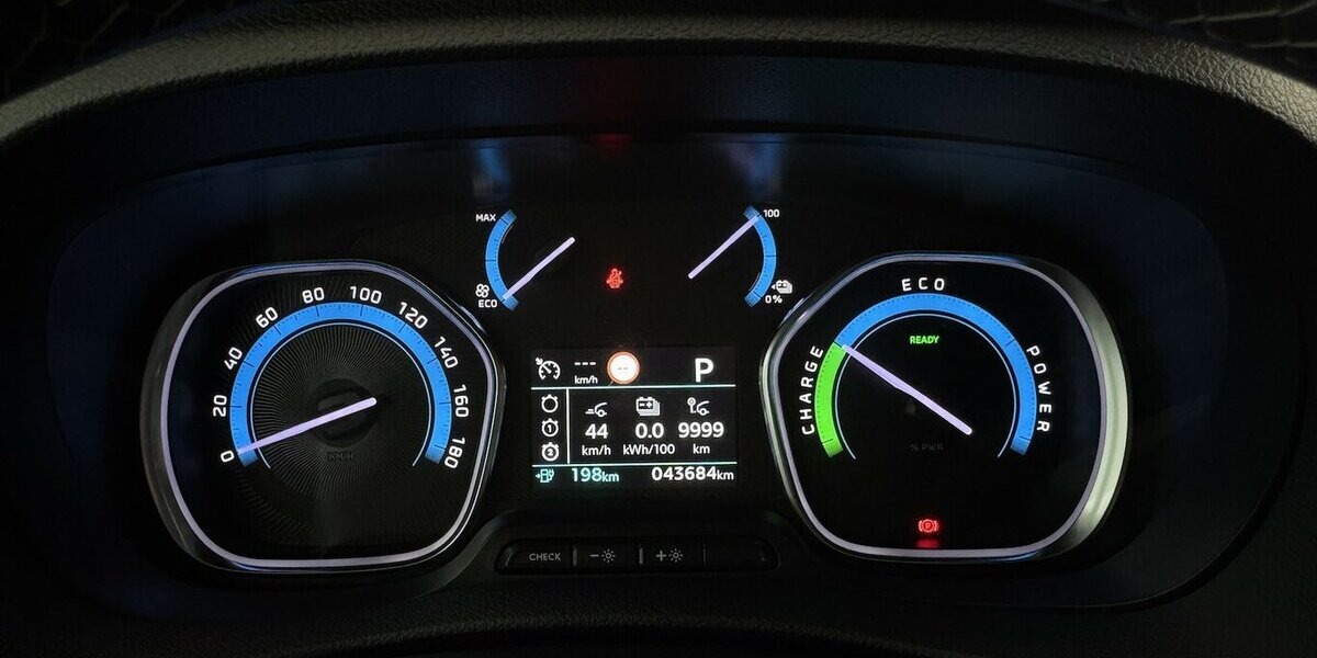 Citroen Spacetourer 136 Business Lounge M Elektro 50 kWh 43.700 km 25.620 &euro; Lich 35423