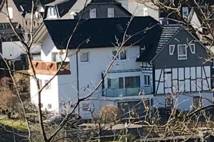 Haus Siegen Eiserfeld - 7 Zimmer, 205 m&sup2;, 379.000&euro; | Angebot:25640043