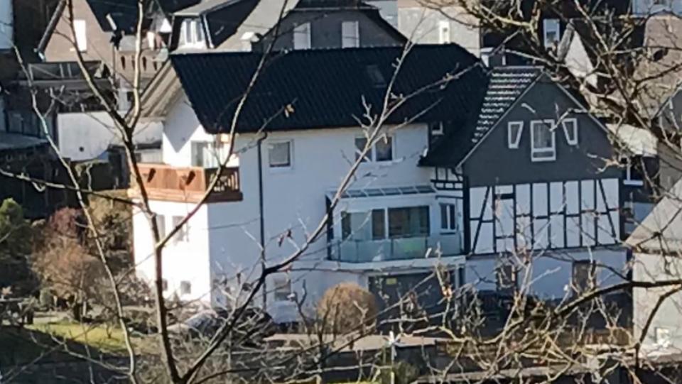 Mehrfamilienhaus, Wohnhaus Siegen Eiserfeld - 7 Zimmer, 205 m&sup2;, 379.000&euro; | Angebot:25640043