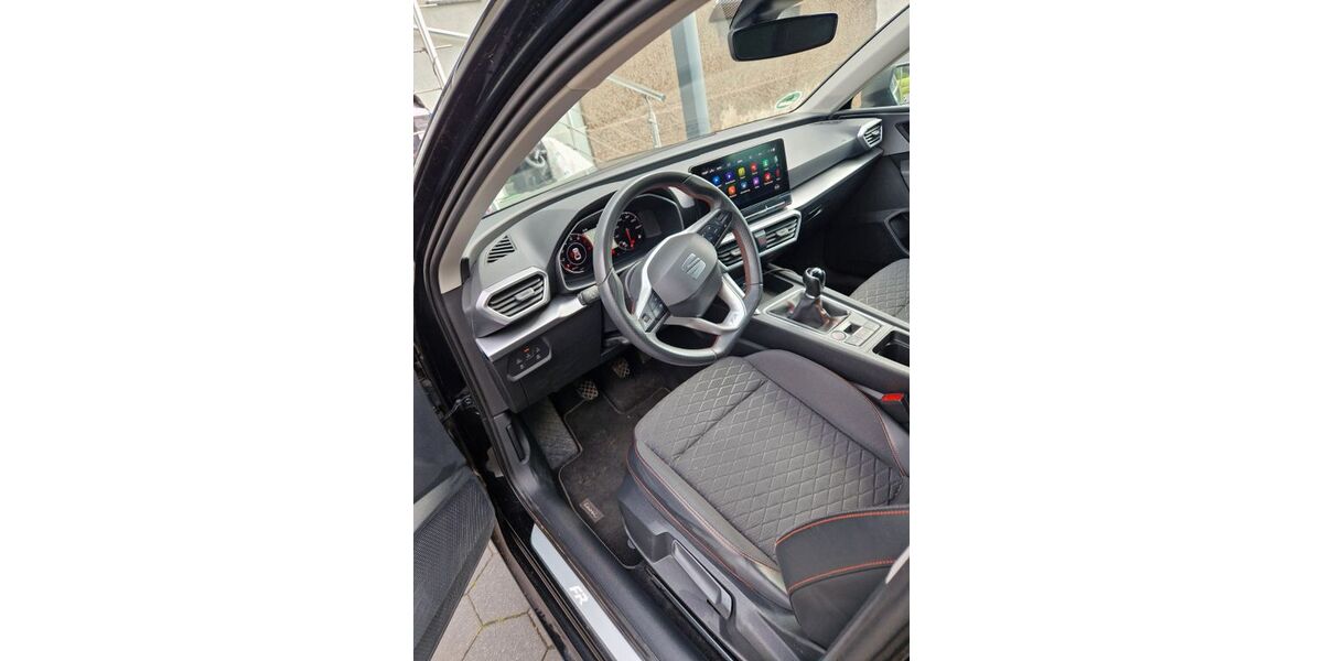 Seat Leon 24.000 km 18.300 &euro; Duisburg 47169