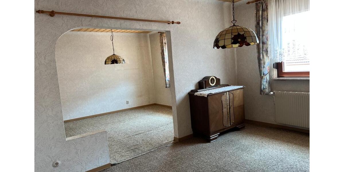 Doppelhaushälfte Saarbrücken West - 7 Zimmer, 145 m&sup2;, 190.000&euro; | Angebot:27030267