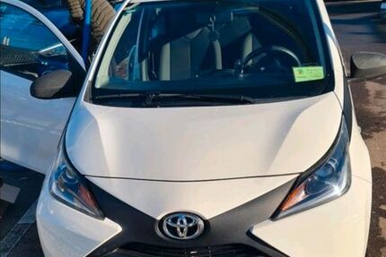 Toyota Aygo (X) 107.800 km 6.400 &euro; stuttgart 70374