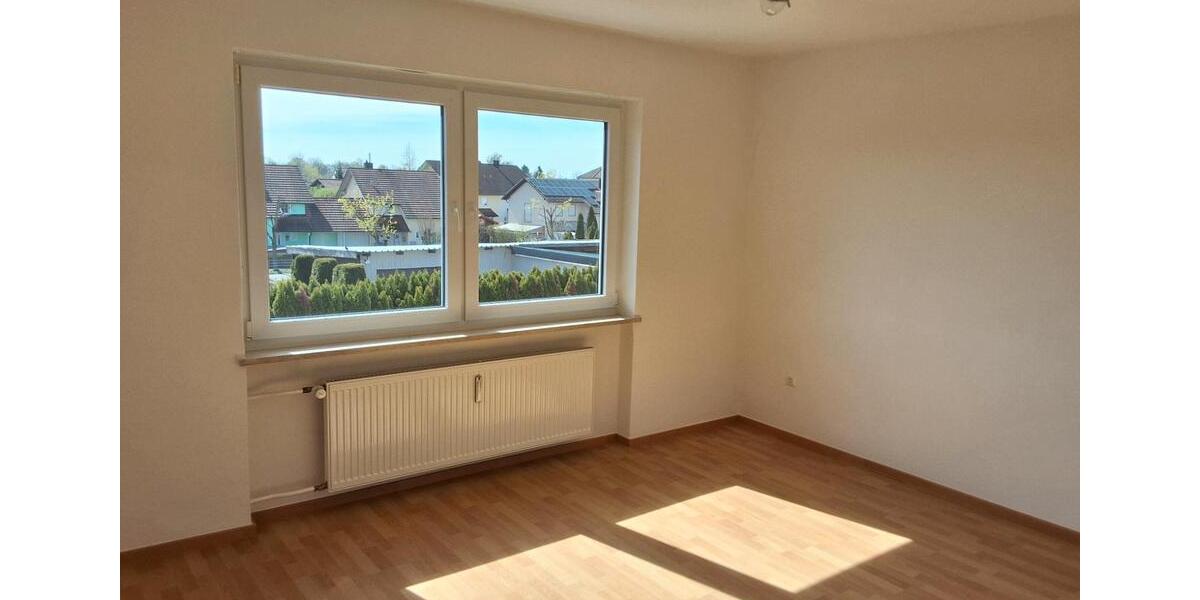 Etagenwohnung Straßkirchen - 3 Zimmer, 90 m&sup2;, 850&euro; | Angebot:26136159