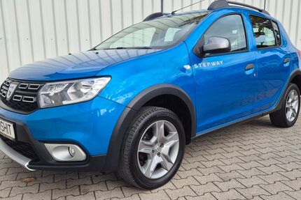 Dacia Sandero 108.000 km 7.999 &euro; Berlin 13125