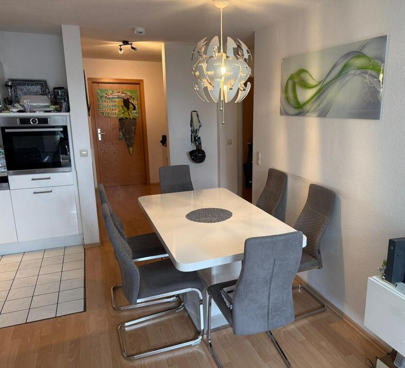 Attraktive und gepflegte 3-Raum-DG-Wohnung mit Balkon und EBK in