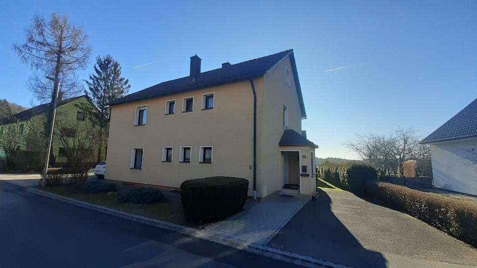 Einfamilienhaus Gößweinstein - 8 Zimmer, 166 m&sup2;, 349.000&euro; | Angebot:26898457
