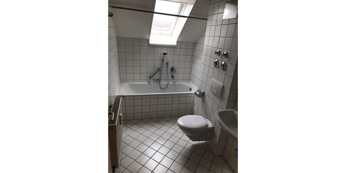 Etagenwohnung Esslingen am Neckar Zell - 3 Zimmer, 75 m&sup2;, 890&euro; | Angebot:25525371