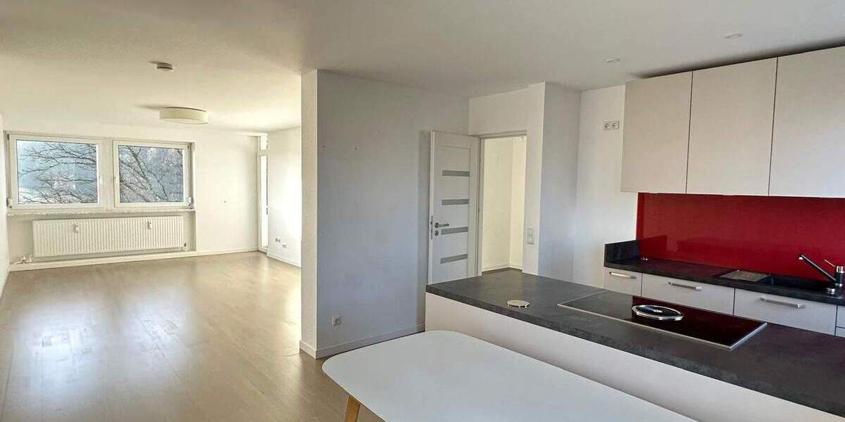 Modernisierte Eigentumswohnung mit Blick in die Natur - Provisionsfrei für den Käufer ! 4 zimmer