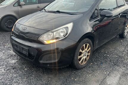 Kia Rio 155.000 km 1.700 &euro; Fürth 90763