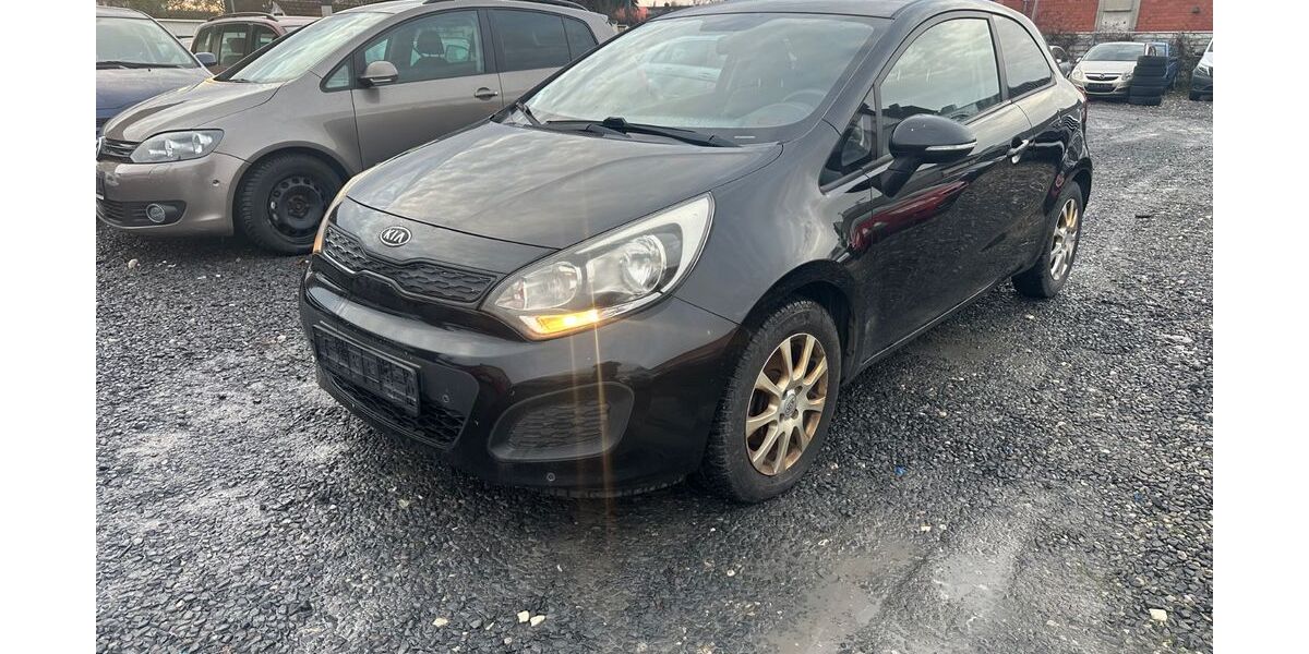 Kia Rio 155.000 km 1.700 &euro; Fürth 90763
