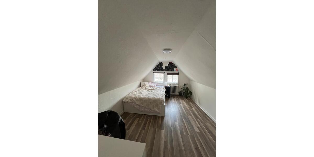 Dachgeschoßwohnung Marburg - 2 Zimmer, 100 m&sup2;, 460&euro; | Angebot:26299956