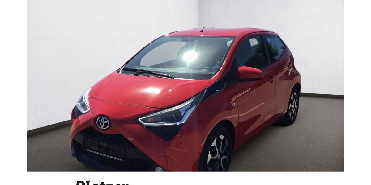 Toyota Aygo (X) 71.000 km 10.480 &euro; Regensburg 93055